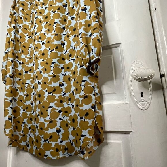 Le Lis Floral Print Silky Slip Dress - Picture 4 of 11